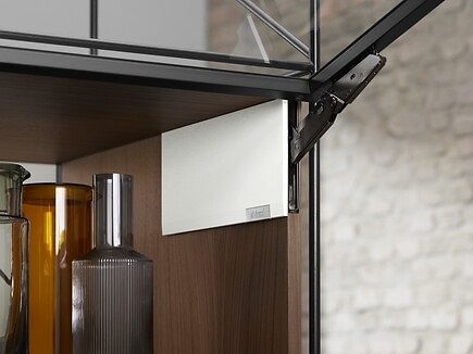 AVENTOS HKi BLUM PARA PUERTAS ABATIBLES EMBUTIDO AL CANTO 18 KG 