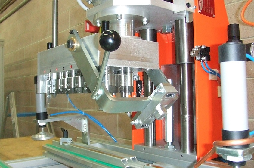BISAGRADORA TALADRADORA SEMIAUTOMATICA DE CABEZAL MULTIPLE STAR-C5 