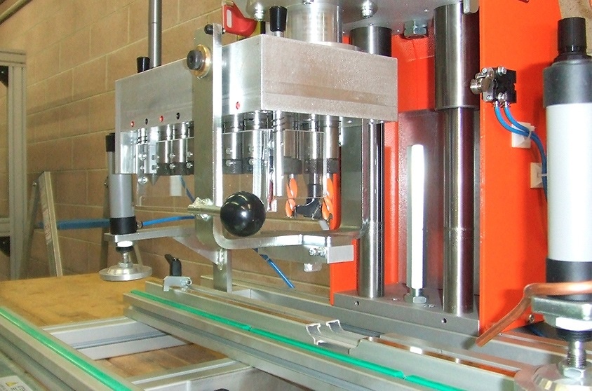 BISAGRADORA TALADRADORA SEMIAUTOMATICA DE CABEZAL MULTIPLE STAR-C5 