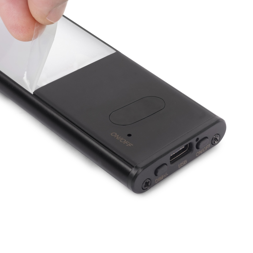 KAUS BLACK APLIQUE LED RECARGABLE USB CON SENSOR DE PROXIMIDAD 